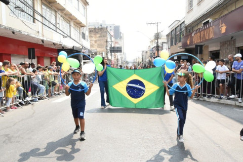 EPCAR realiza tradicional desfile de 7 de Setembro em Barbacena nesta segunda-feira
