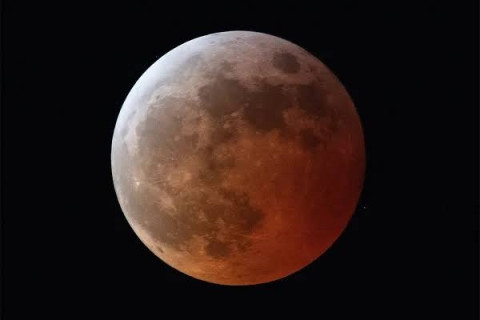 Eclipe lunar parcial poderá ser visto em todo o Brasil esta semana