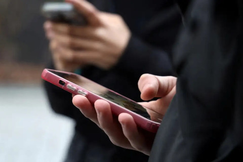 Adolescente de 16 anos cria plataforma para ajudar jovens nas eleições