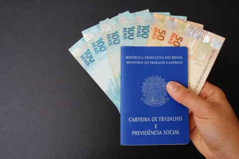 Salário mínimo no Brasil poderá chegar a R$ 1.741 em 2027